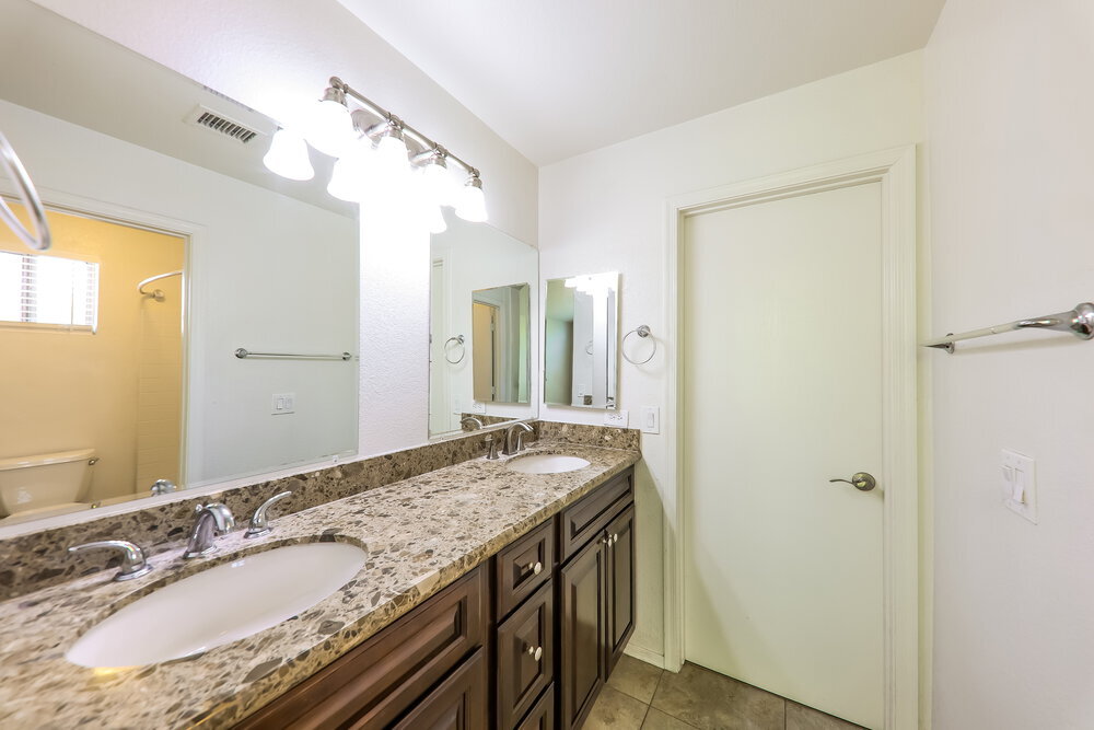 Building Photo - 15052 W Bottle Tree Ave