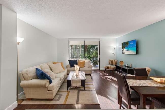 Building Photo - 5220 Las Verdes Cir