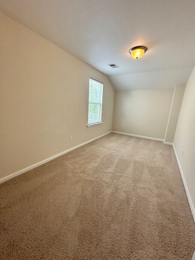 Building Photo - 840 Parnell Ct