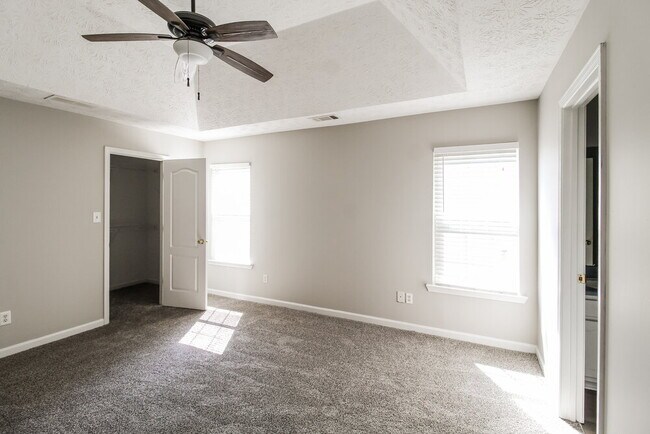 Building Photo - 5711 Meadowview Rd