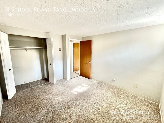 Building Photo - 343 N School Pl