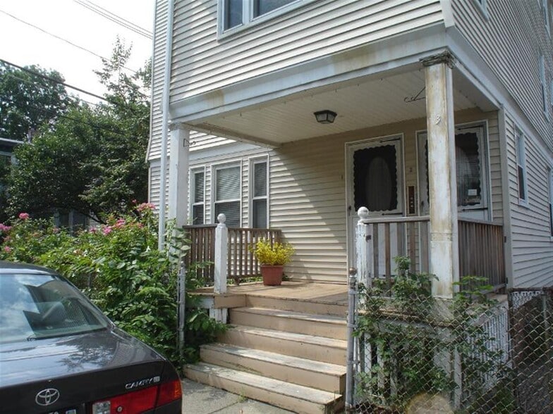 Building Photo - 3 Kimball St