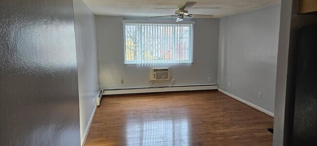 Building Photo - 12 Woodland St