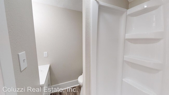 Building Photo - 4 br, 2 bath House - 1116 Locust St