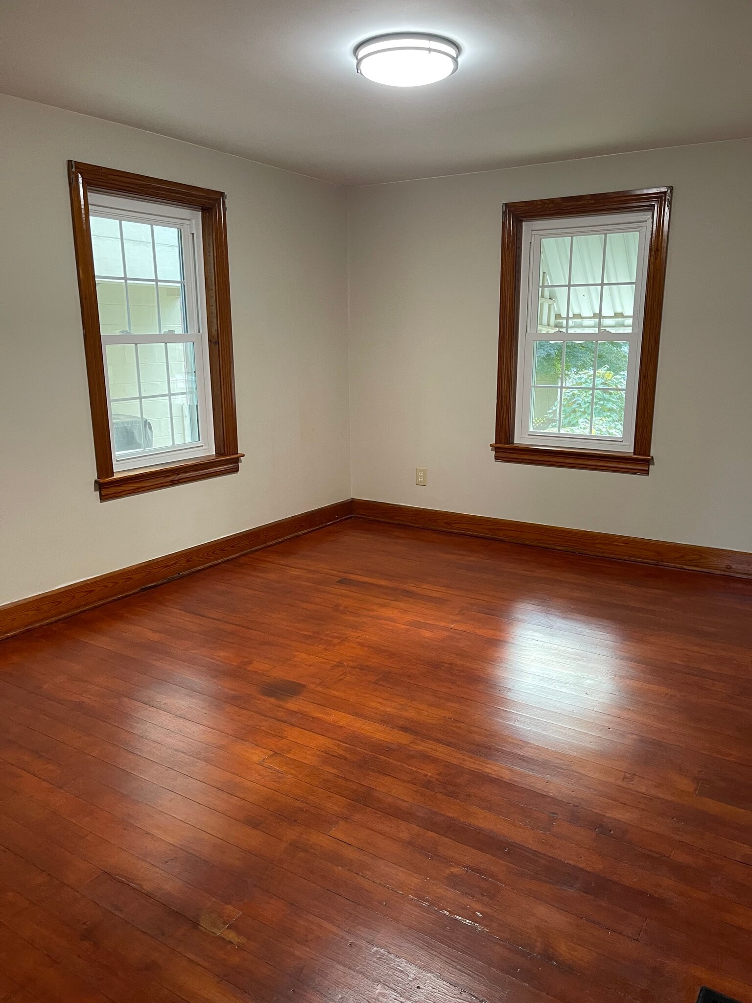 Dining room - 325 2nd Ave