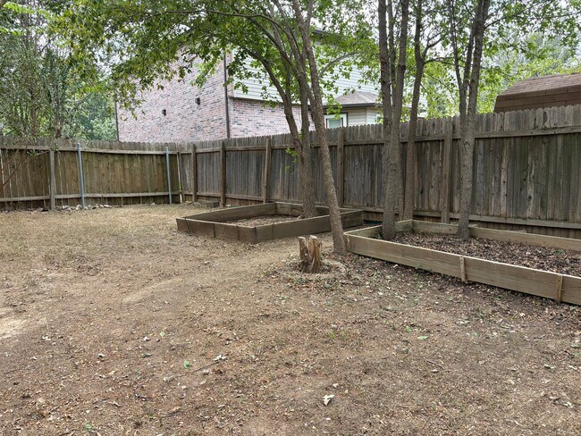 Building Photo - 2308 Lavendale Ct