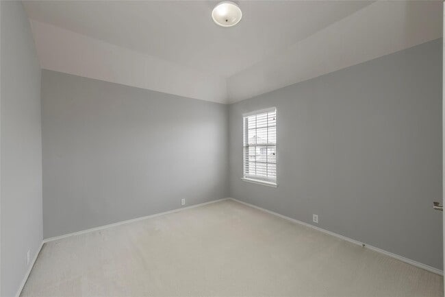 Building Photo - 2313 Hunters Run Dr