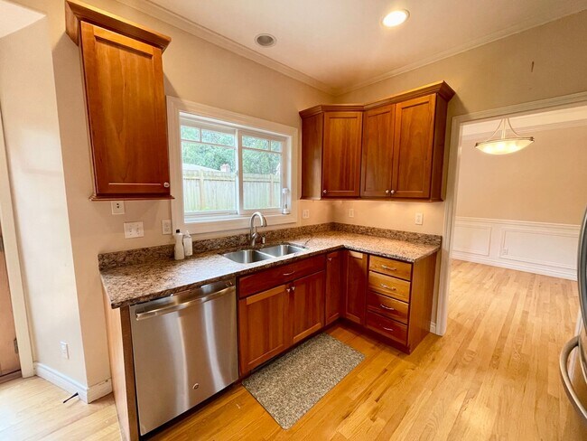 Building Photo - 315 N 155th St