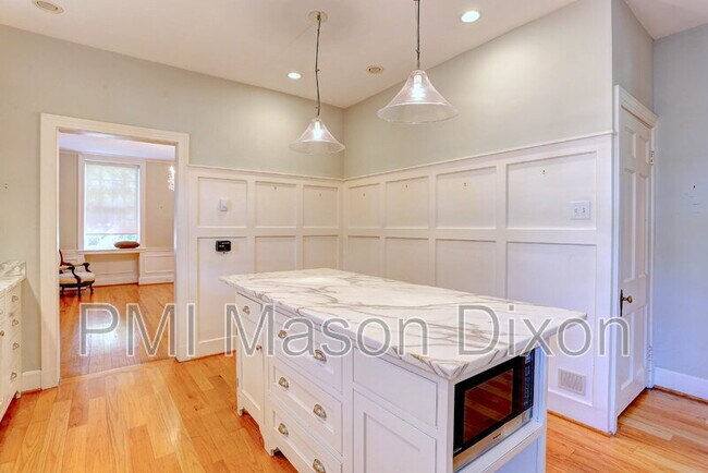 Building Photo - 5304 Springlake Way