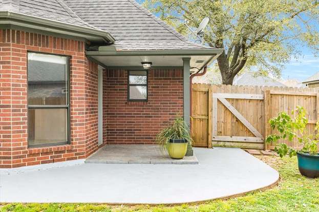 Building Photo - 112 Portulaca St