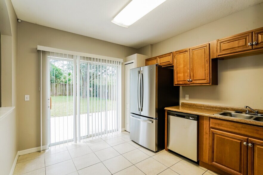 Building Photo - 1405 Marsh Wood Dr