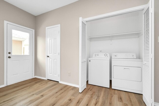 Building Photo - 8045 Ellinger Ln