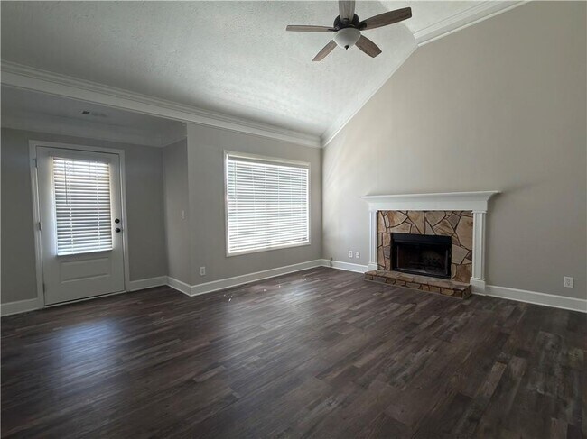 Building Photo - 252 Thorn Brook Cir