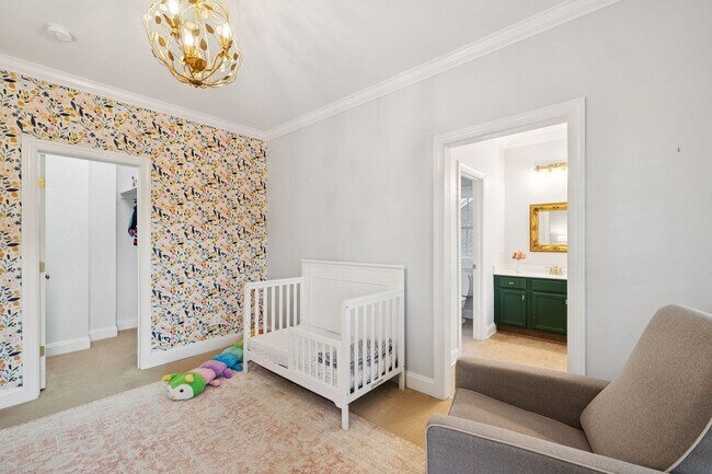 Building Photo - Luxury Executive Rental in Highlands of La...