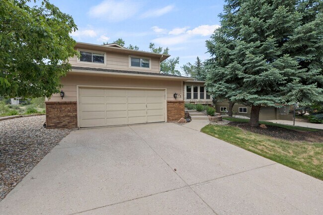 Building Photo - Remodeled Rockrimmon Retreat | 4BD + Office