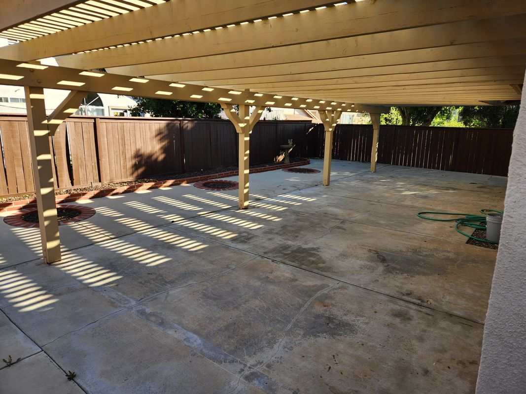 Building Photo - 2125 Tehachapi Dr