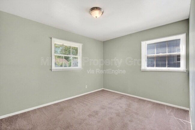 Building Photo - 409 Shepley Dr