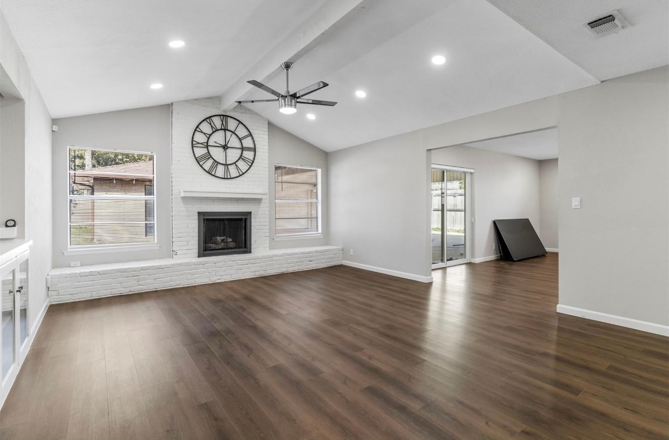 Building Photo - 1521 Oak Creek Dr