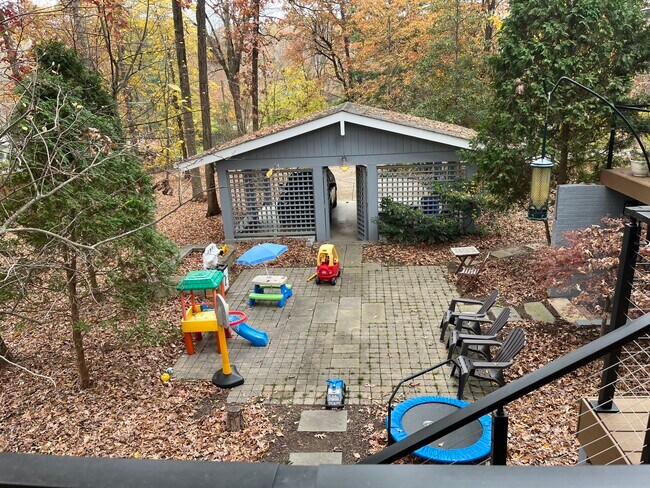 Building Photo - 117 Batchelor Dr