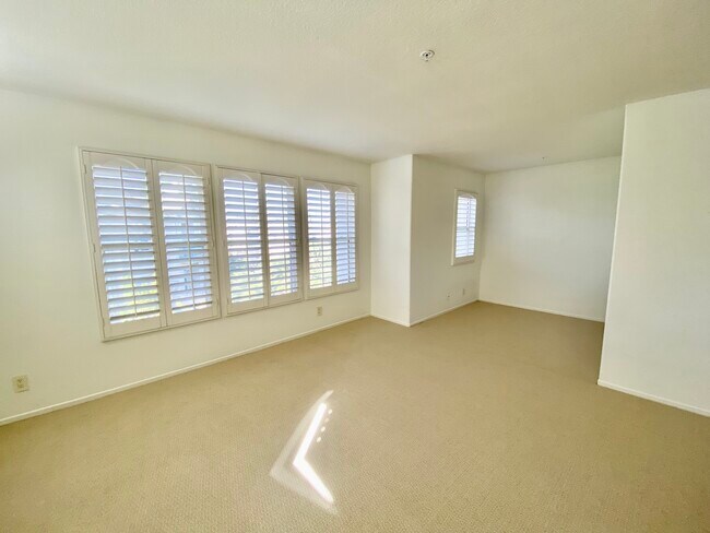 Building Photo - 7513 Hannum Ave