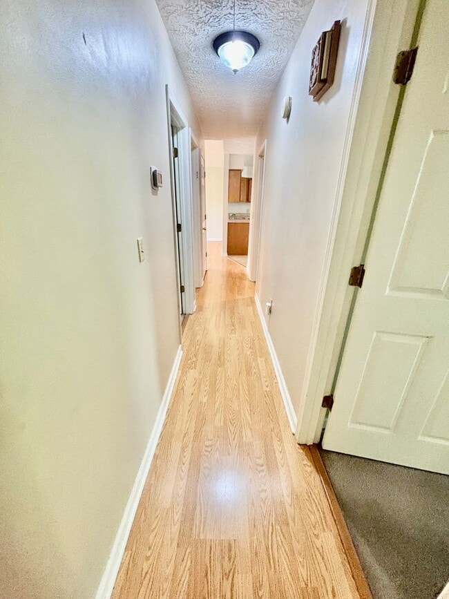 Building Photo - 3 Bedroom Home in Danville!