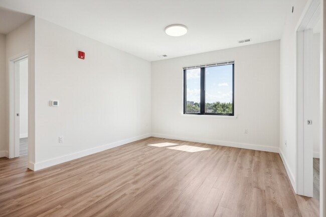 Building Photo - 49s Day St. - 511