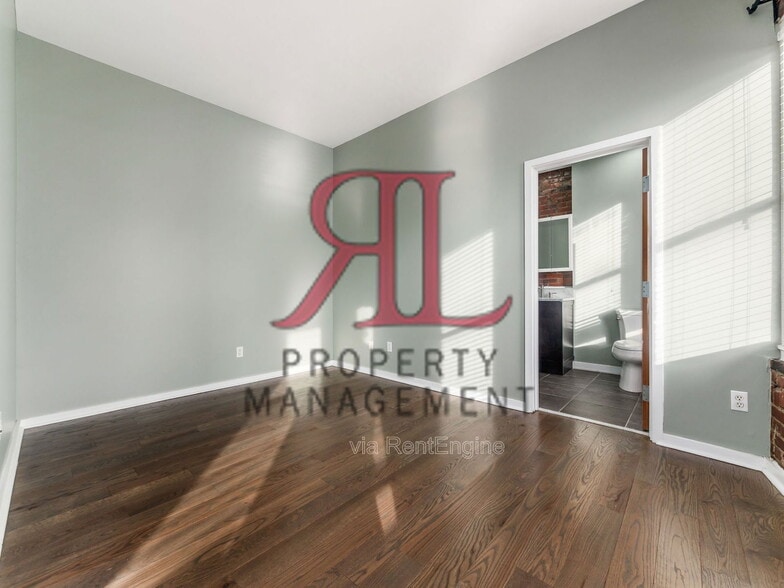 Building Photo - 1131 N High St