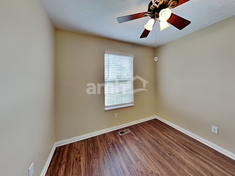 Building Photo - 10312 Stonewall Ct