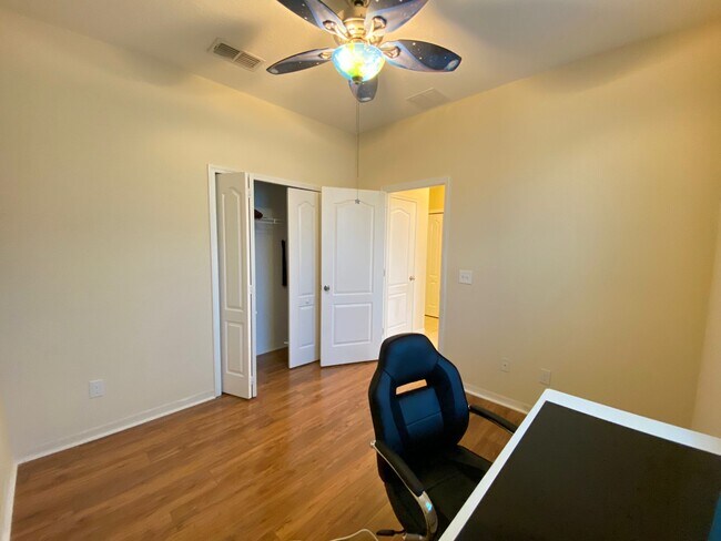 Building Photo - 2555 Carrickton Cir