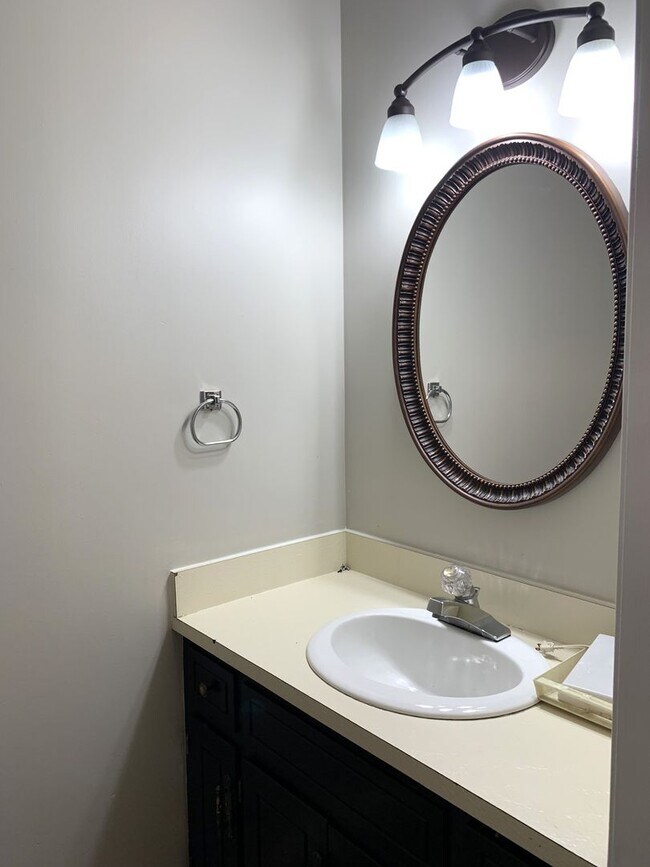 Building Photo - CONTRACT PENDING!!Spacious 2-story, 3 bed/...