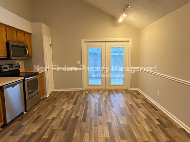 Building Photo - 421 Filmore Dr