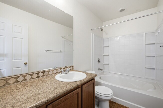 Building Photo - "Charming 3-Bedroom Home with 2.5 Baths on Kirk Street – 1744 sq ft of Comfort in Denver!"