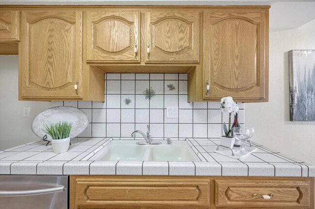 Building Photo - 2435 Rowntree Way