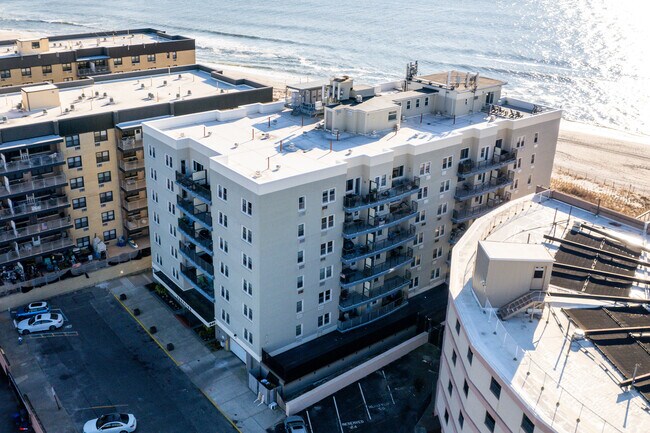 Building Photo - 840 Shore Rd
