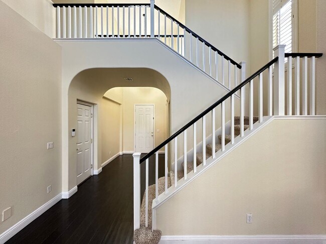 Building Photo - MADISON PLACE AT SUMMERLIN