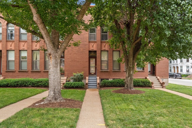 Building Photo - 4303 Laclede Ave