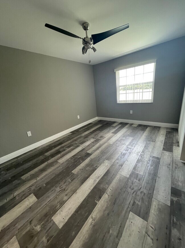 Building Photo - 2803 N Oakland Forest Dr