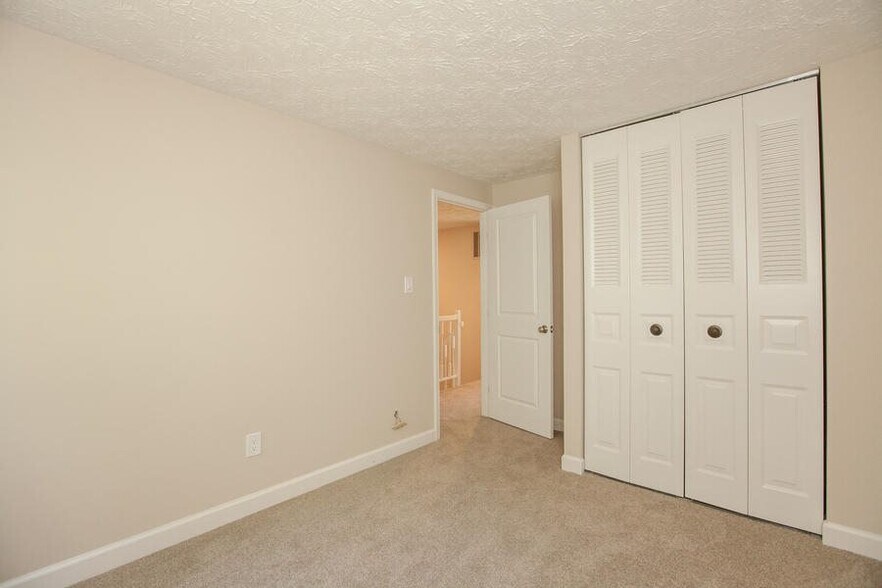 Building Photo - 2911 Bridgehampton Ct