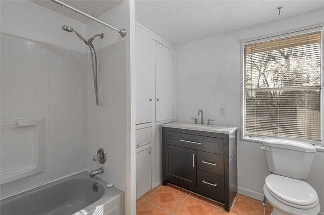 Building Photo - 1417 23rd St