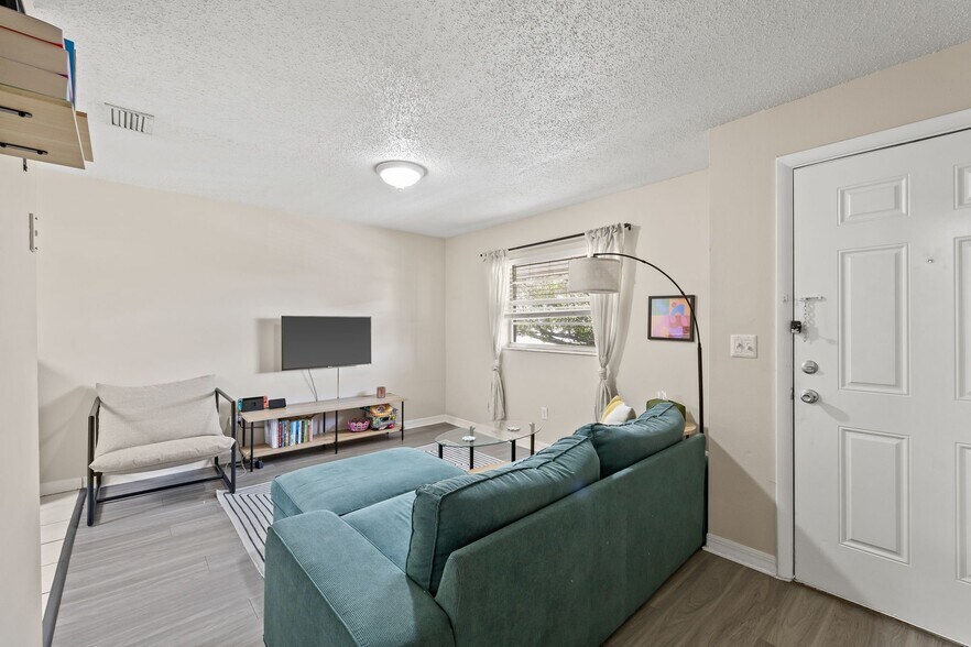 Building Photo - 310 S Orleans Ave