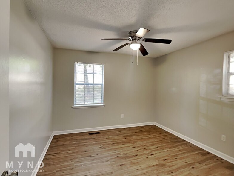 Building Photo - 1118 Arrowhead Trail