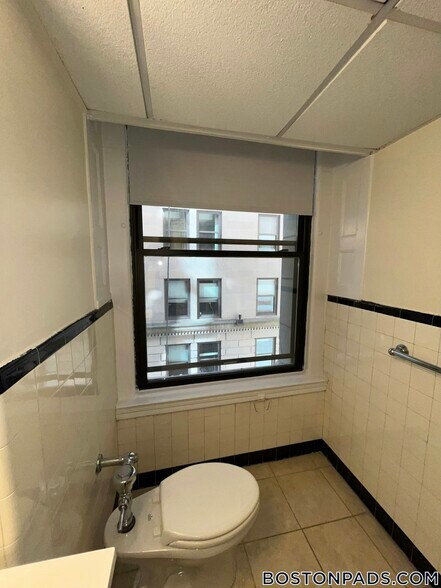 Building Photo - 62 Boylston St