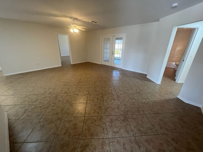 Building Photo - 1126 Calmar Ave