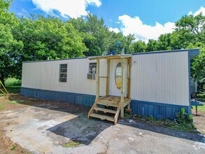 Building Photo - Move in Ready! Fayetteville, TN