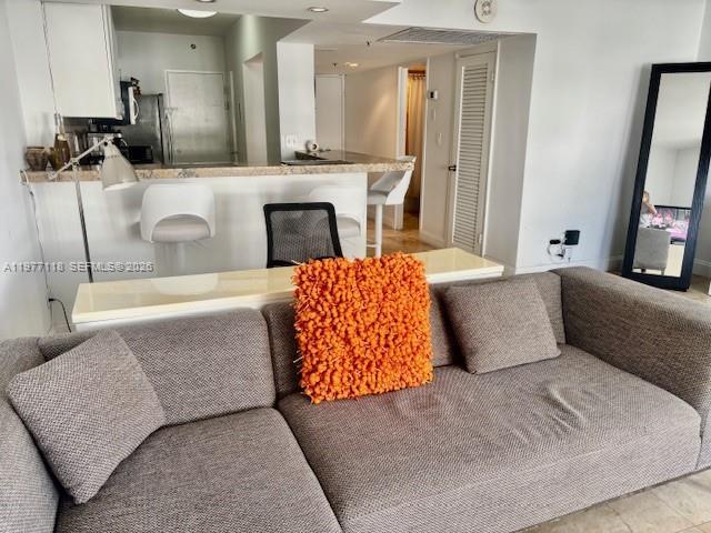 Building Photo - 100 Lincoln Rd