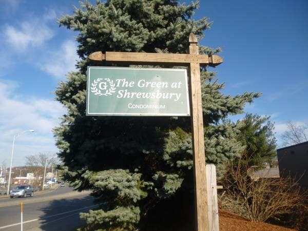 Building Photo - 44 Shrewsbury Green Dr
