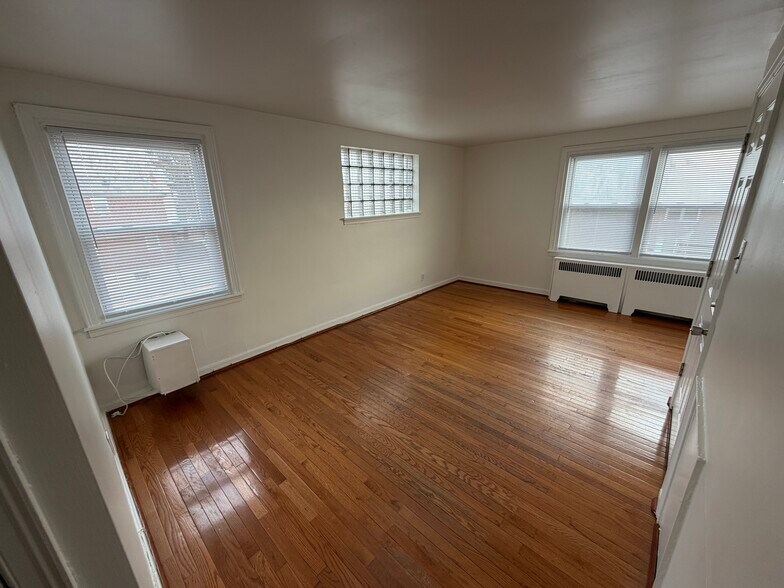 Building Photo - 1355 Weaver St