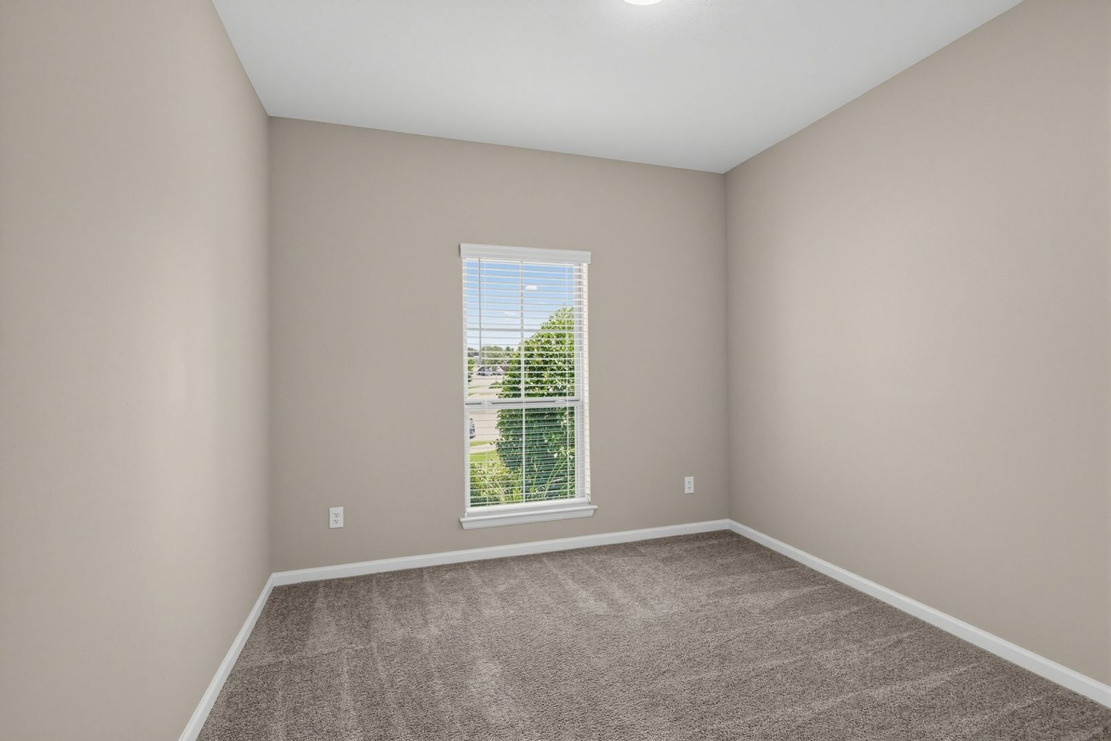 Building Photo - 5123 Morrison Dr