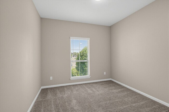 Building Photo - 5123 Morrison Dr
