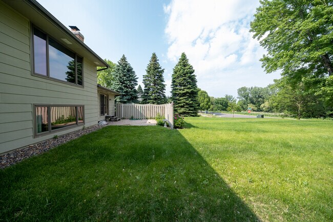 Building Photo - 4800 Orleans Ln N